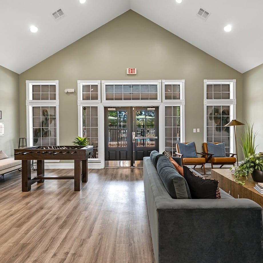 The-Oliver-Game-Room-&-Social