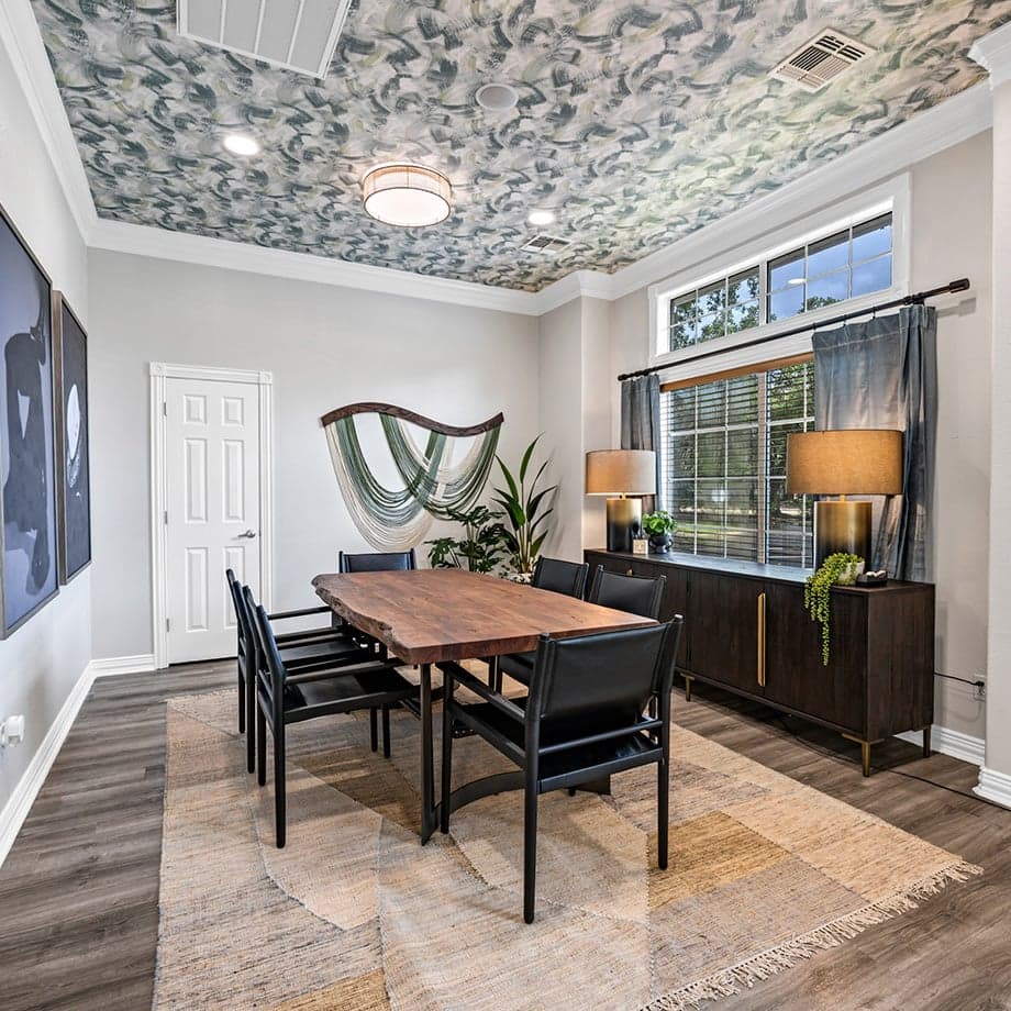 The-Oliver-Leasing-02